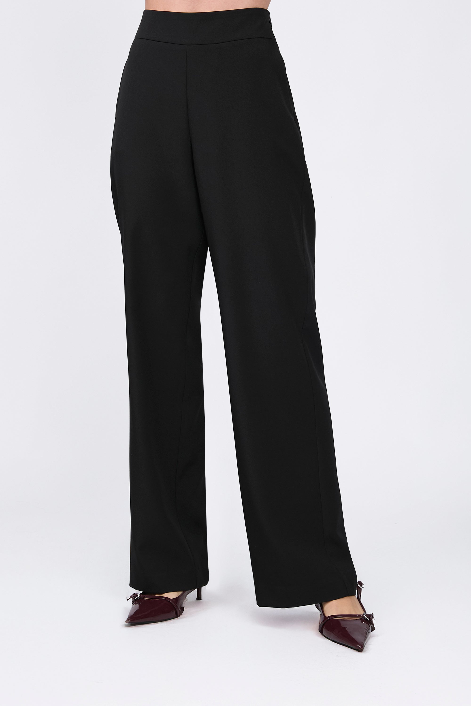 Pantalón recto con cierre lateral invisible negro - Sienna