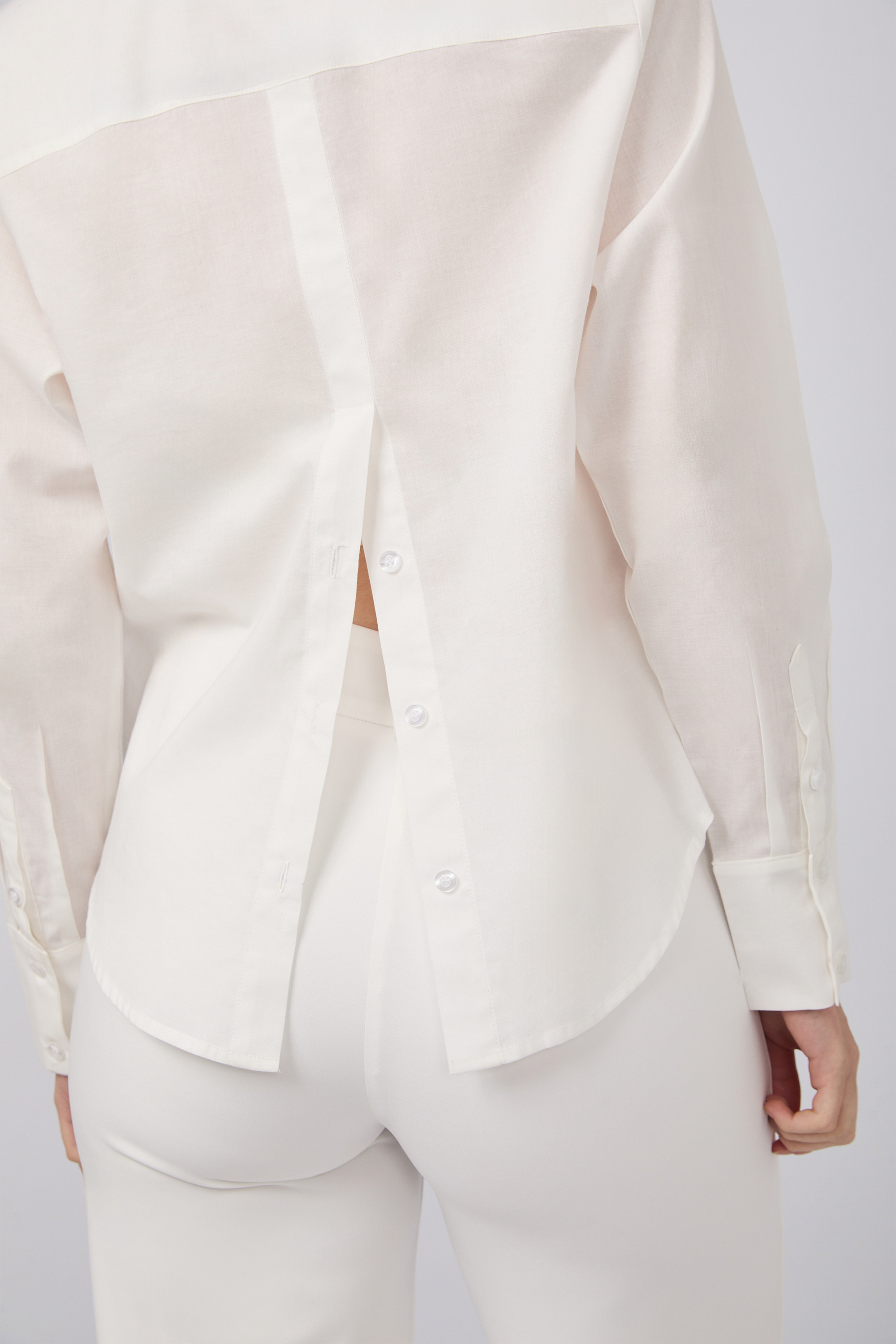 BLUSA CAMISERA CON BOTONES DELANTEROS Y POSTERIORES PERLA - BILBAO