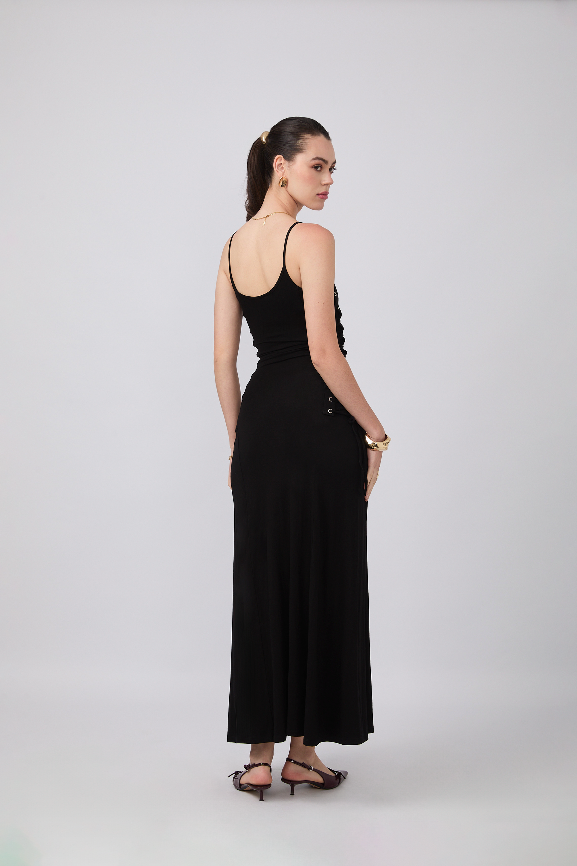 VESTIDO GAIA AJUSTABLE CON DETALLE DE TIRAS LATERALES NEGRO