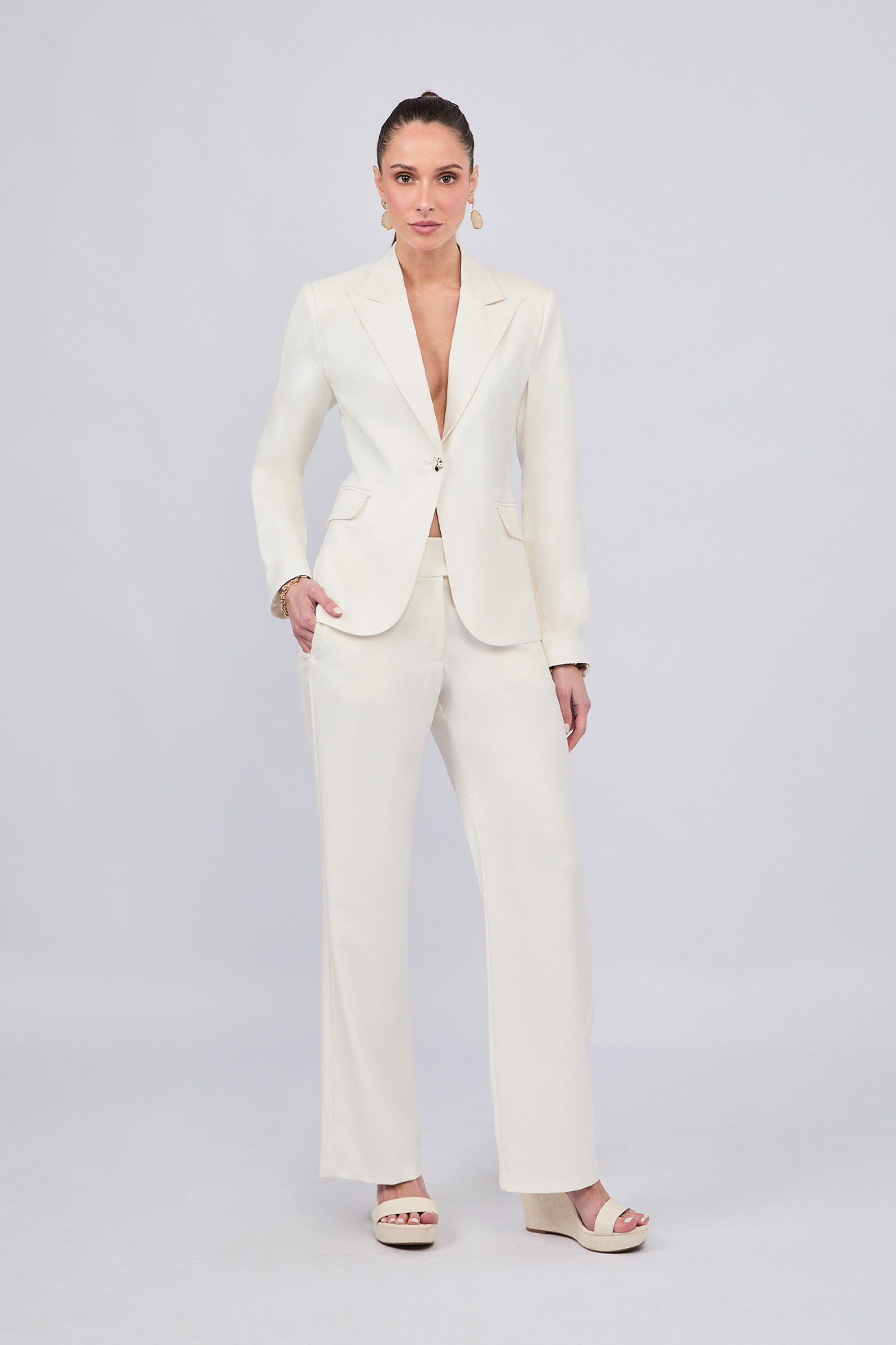 BLAZER SASTRERO ENTALLADO CON BOTON METALICO PERLA - KAJUN