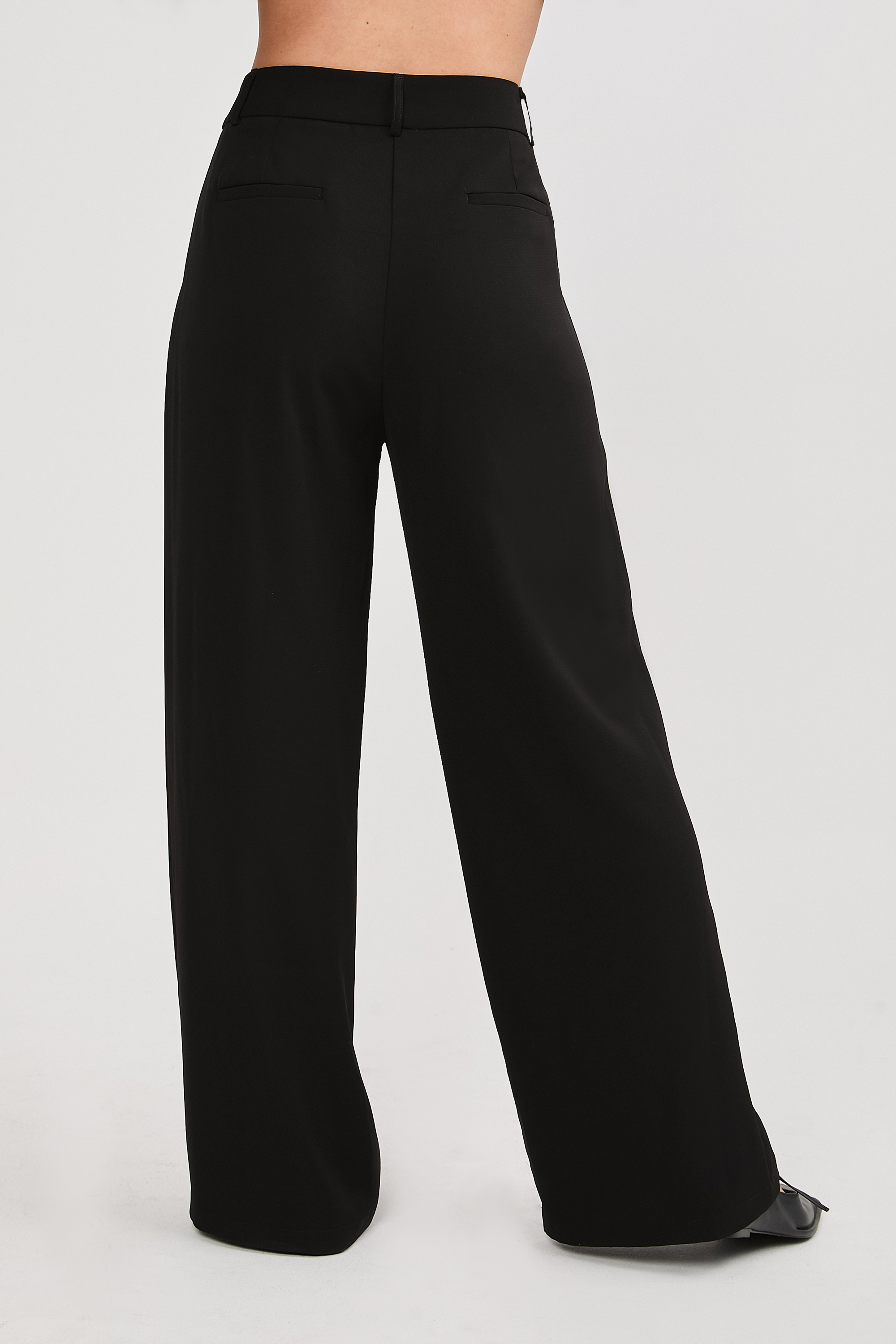 Paris semi-palazzo pants with pleats and pockets, Black.