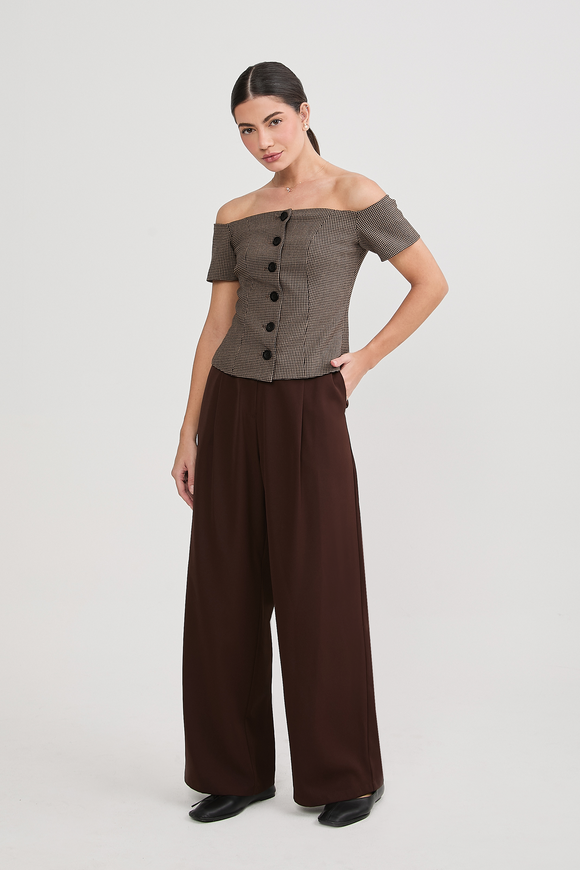CHALECO OFF SHOULDER ENTALLADO PRINT BEIGE Y NEGRO - NANCY