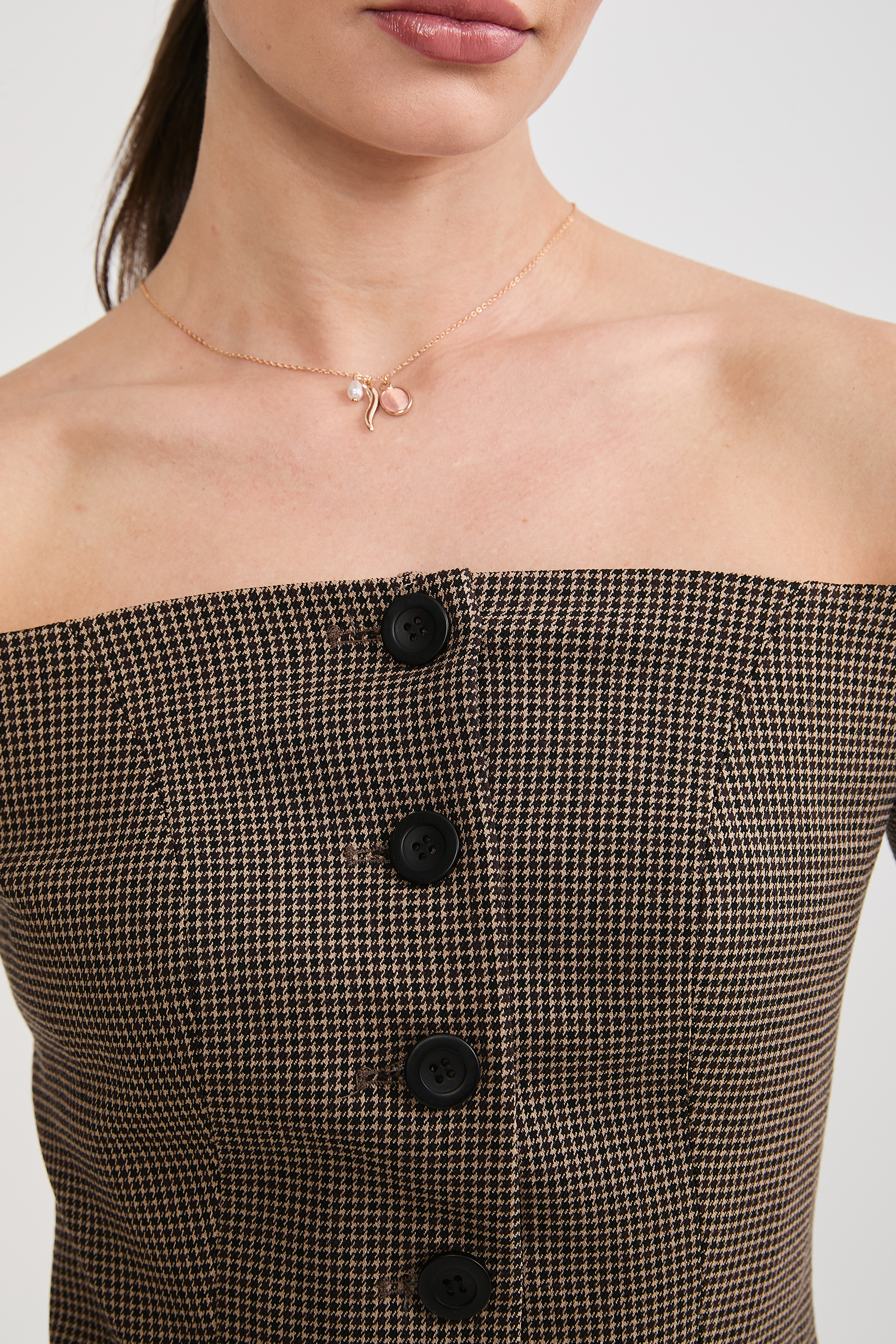 CHALECO OFF SHOULDER ENTALLADO PRINT BEIGE Y NEGRO - NANCY