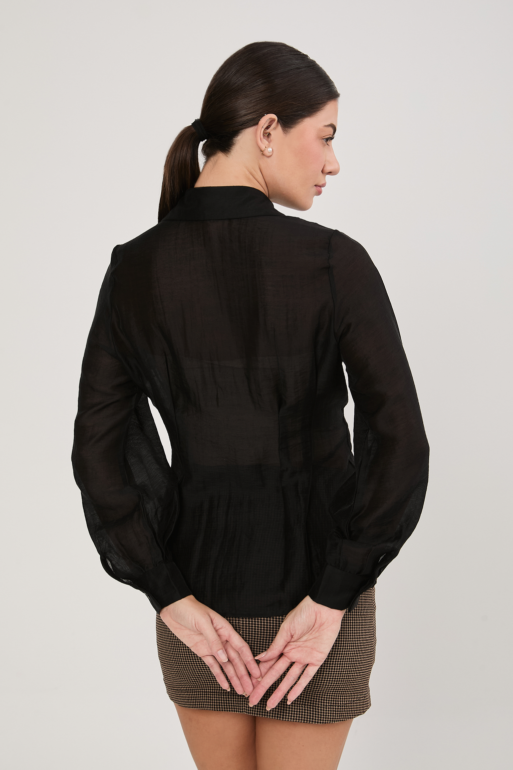 BLUSA CAMISERA MANGA CON PINZAS NEGRO - ARABELLA [PRE-VENTA]
