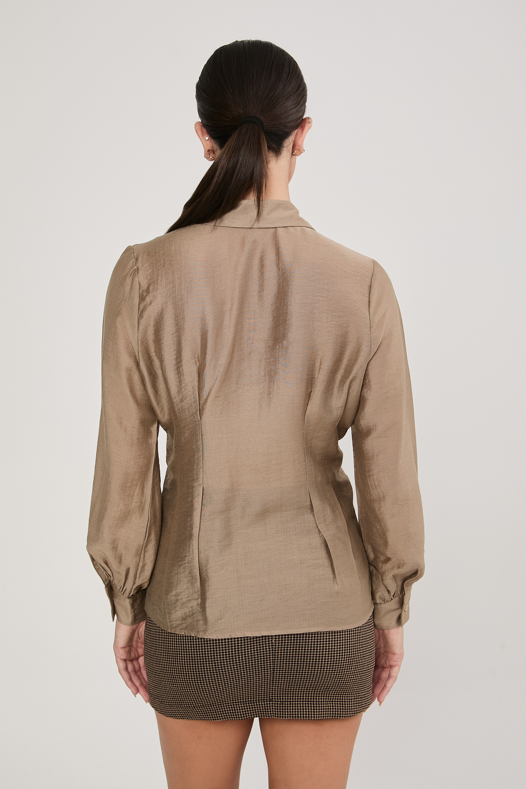 BLUSA CAMISERA MANGA CON PINZAS TOPO - ARABELLA [PRE-VENTA]
