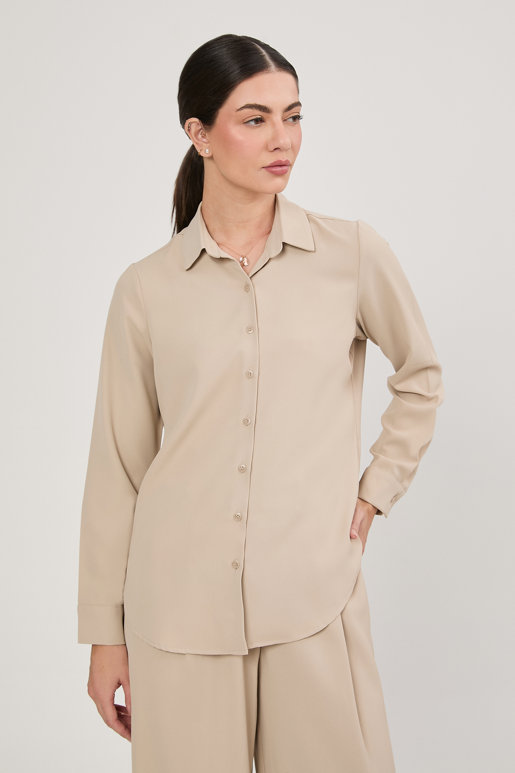 BLUSA MANGA LARGA CUELLO CAMISERO BEIGE - PARIS
