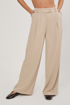 Pantalón semi palazo con pinzas y bolsillos BEIGE - Paris