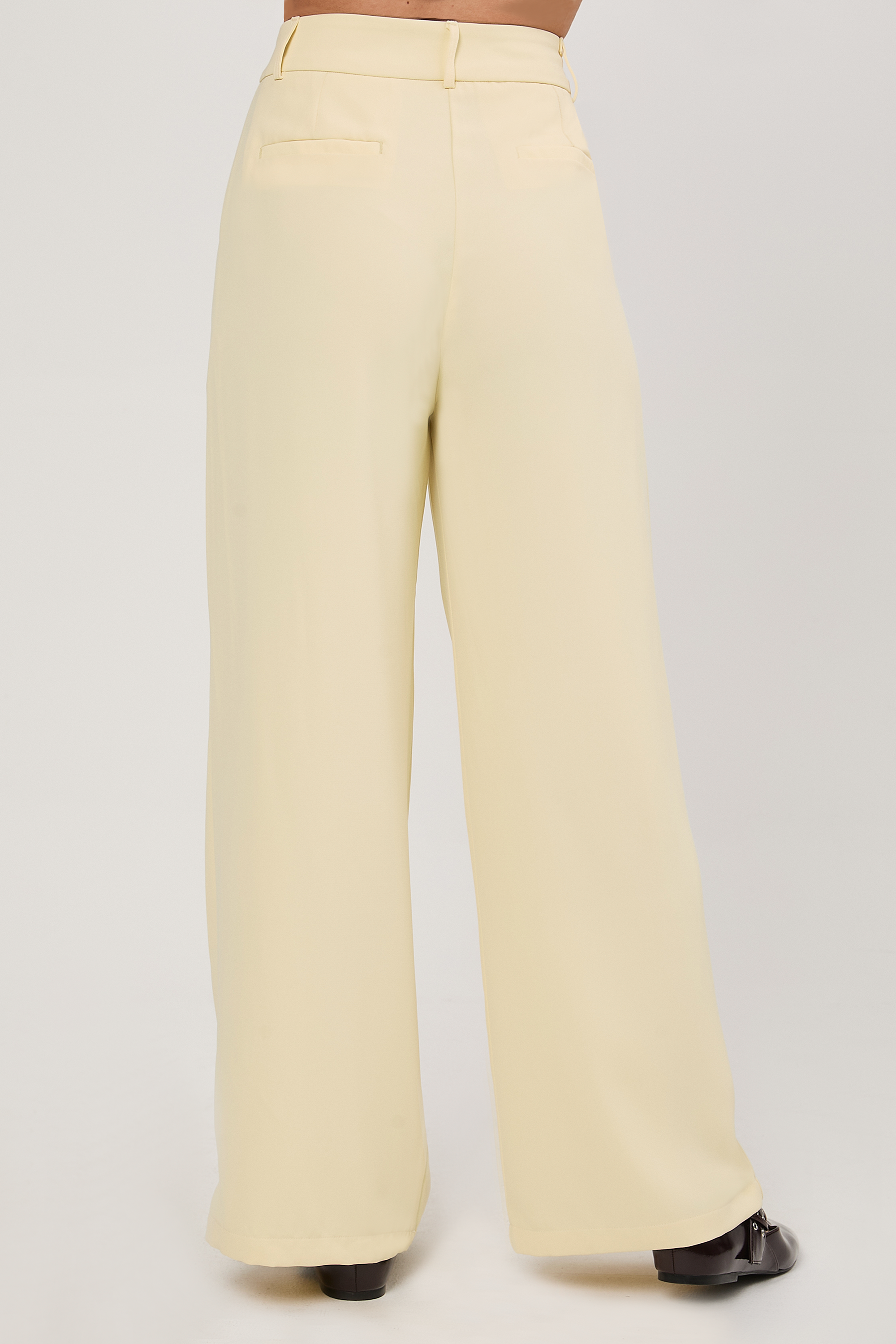 Pantalón semi palazo con pinzas y bolsillos AMARILLO - Paris