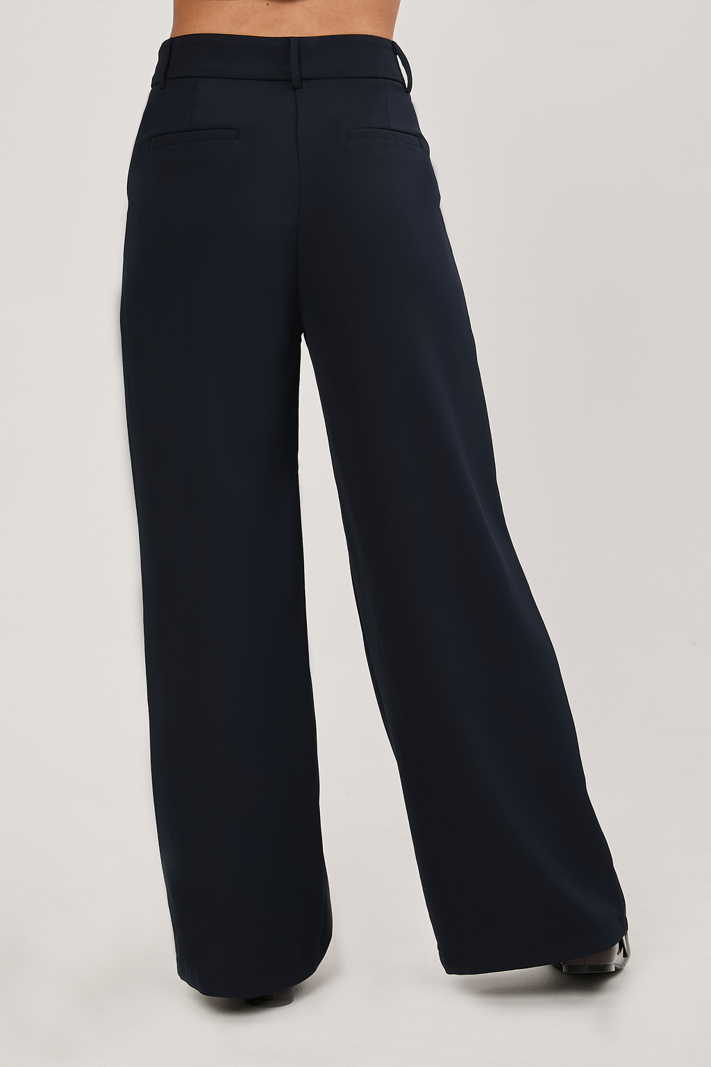 Pantalón semi palazo con pinzas y bolsillos Marino - Paris