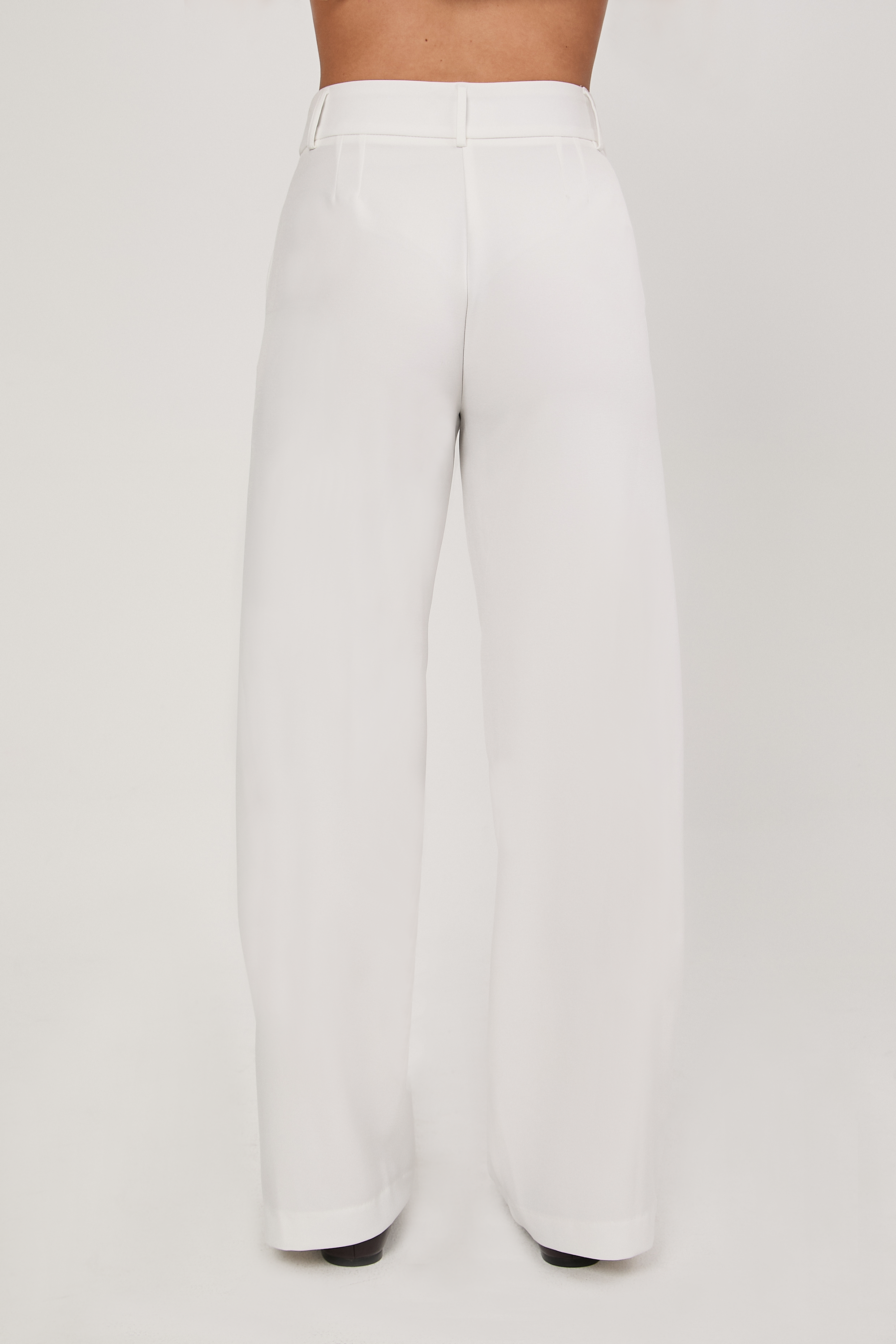 PANTALON SEMI PALAZZO CON BOLSILLOS LATERALES PERLA - DHALIA
