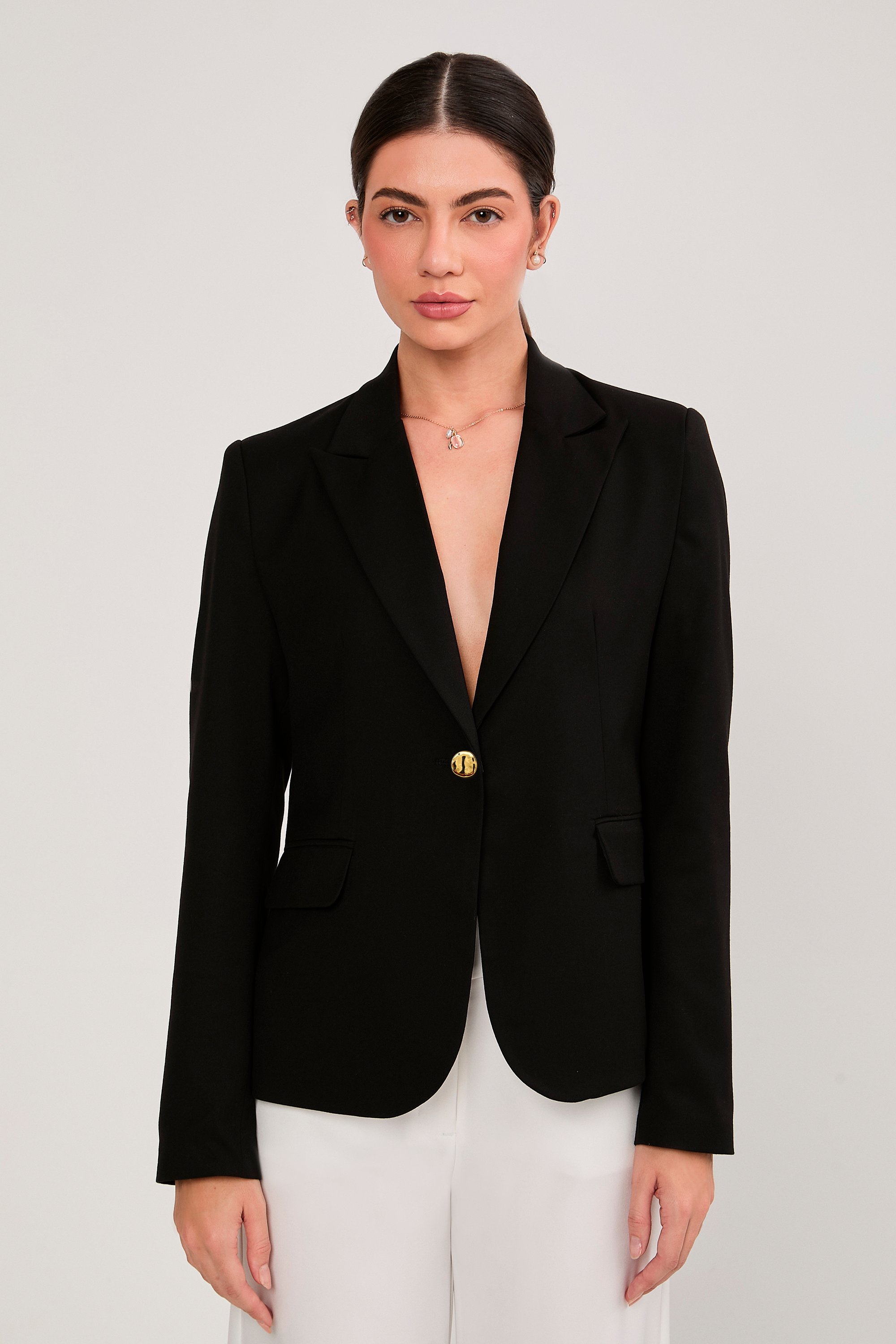 BLAZER SASTRERO ENTALLADO CON BOTON METALICO NEGRO - KAJUN