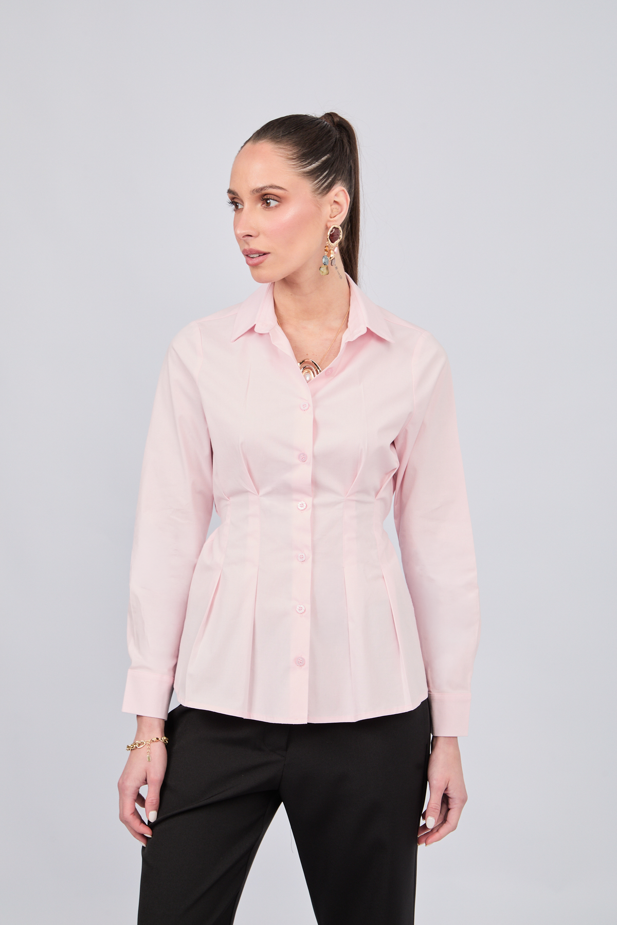 BLUSA CON CUELLO CAMISERO Y PINZAS DELANTERAS ROSA - ALFIL