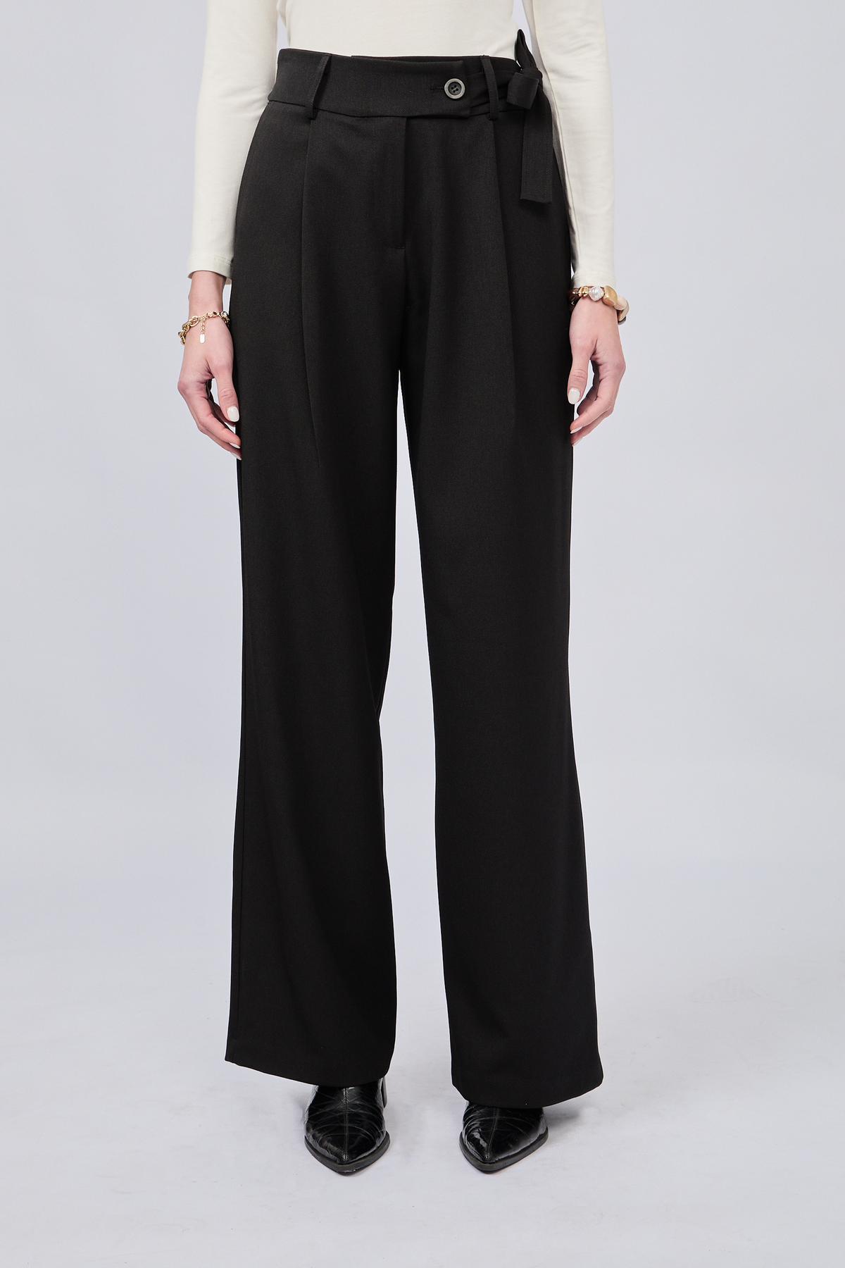 PANTALON SASTRERO DE PRETINA CRUZADA CON TIRANTES NEGRO - ALFIL