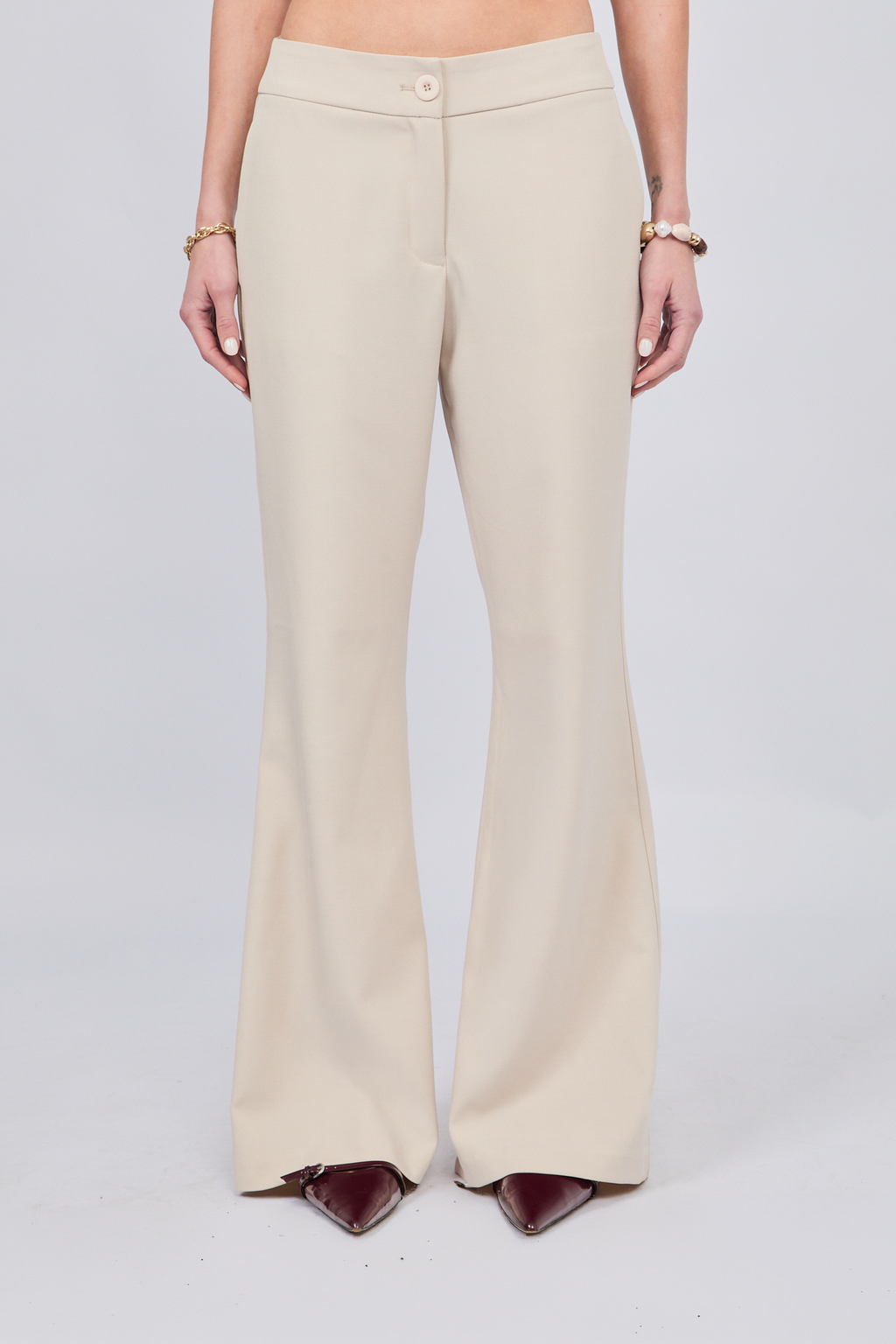 PANTALÓN FLARE SASTRE CON BOLSILLOS A LOS LATERALES BEIGE - ENROQUE