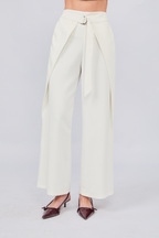 PANTALÓN SASTRERO CON PINZAS Y TIRANTES REGULABLE PERLA - GAMBITO