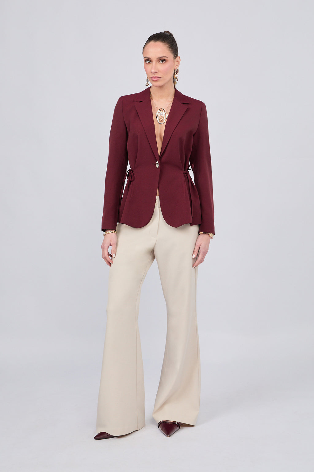 BLAZER CON SOLAPA Y LAZOS LATERALES BURGUNDY- SIENNA