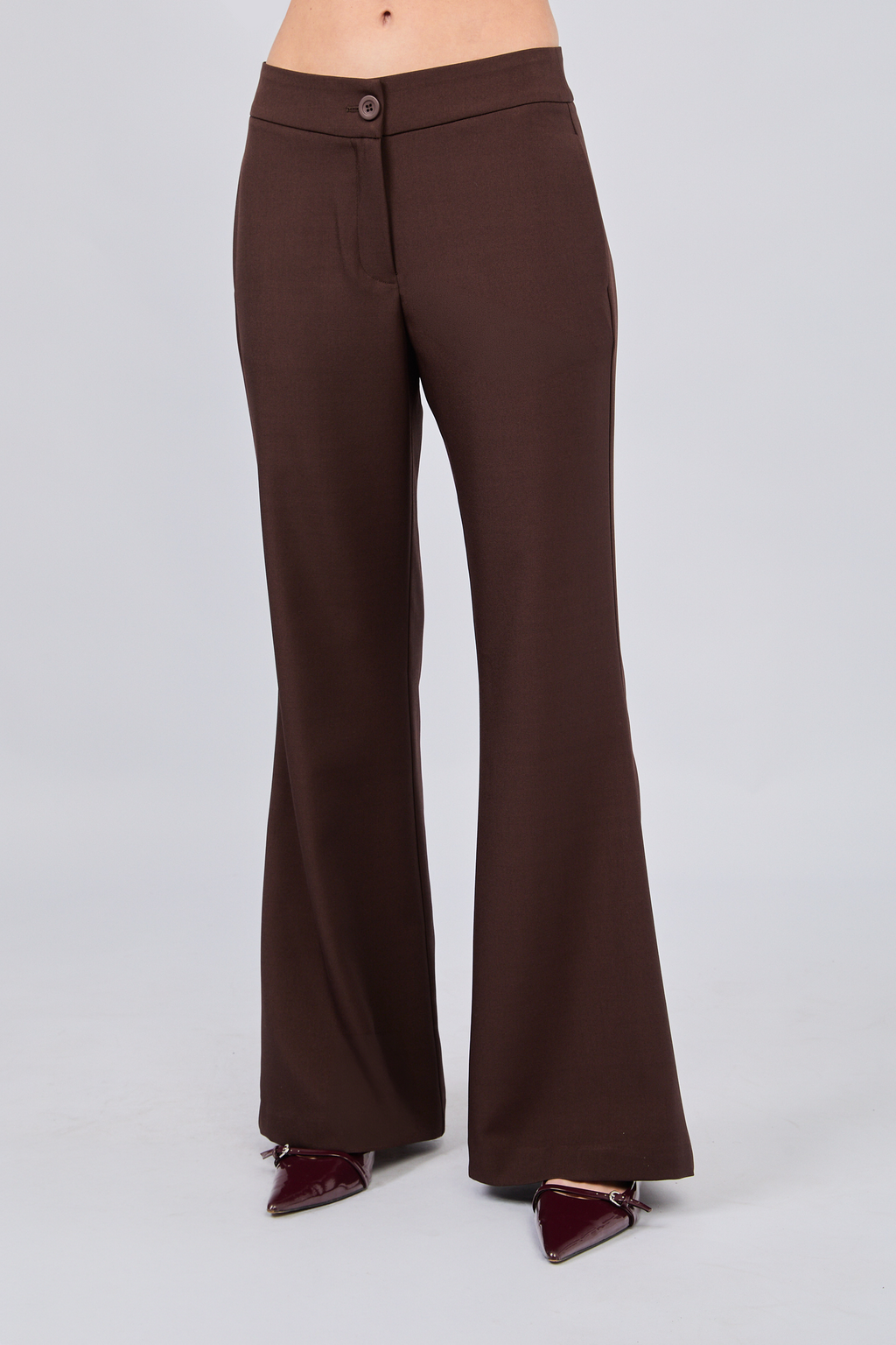 PANTALÓN FLARE SASTRE CON BOLSILLOS A LOS LATERALES MARRÓN - ENROQUE