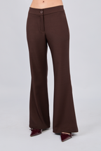 PANTALÓN FLARE SASTRE CON BOLSILLOS A LOS LATERALES MARRÓN - ENROQUE