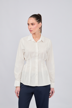 BLUSA CON CUELLO CAMISERO Y PINZAS DELANTERAS PERLA - ALFIL