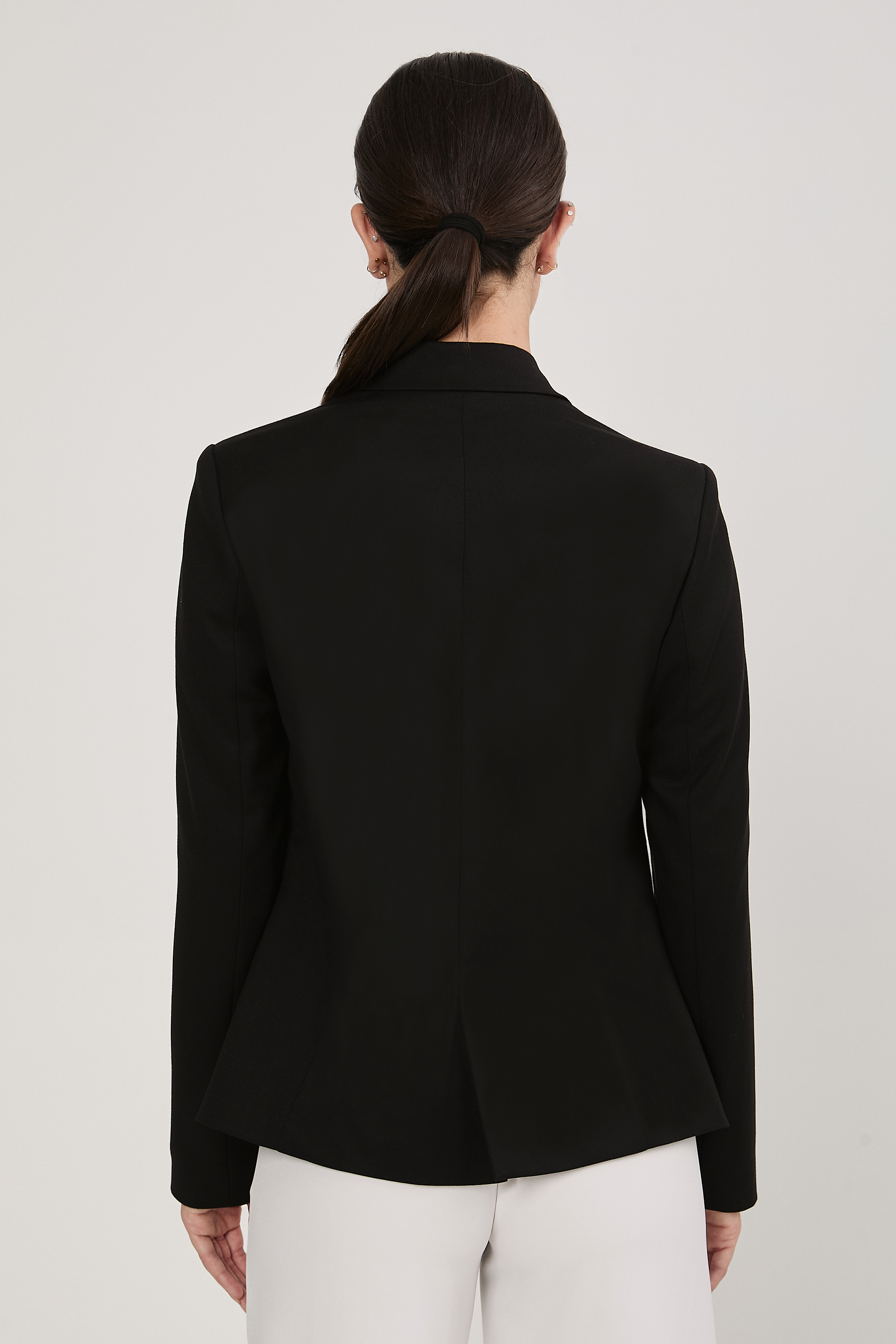 BLAZER SASTRERO ENTALLADO CON BOTON METALICO NEGRO - KAJUN [PRE-VENTA]