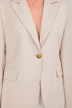 BLAZER SASTRERO ENTALLADO CON BOTON METALICO BEIGE - KAJUN