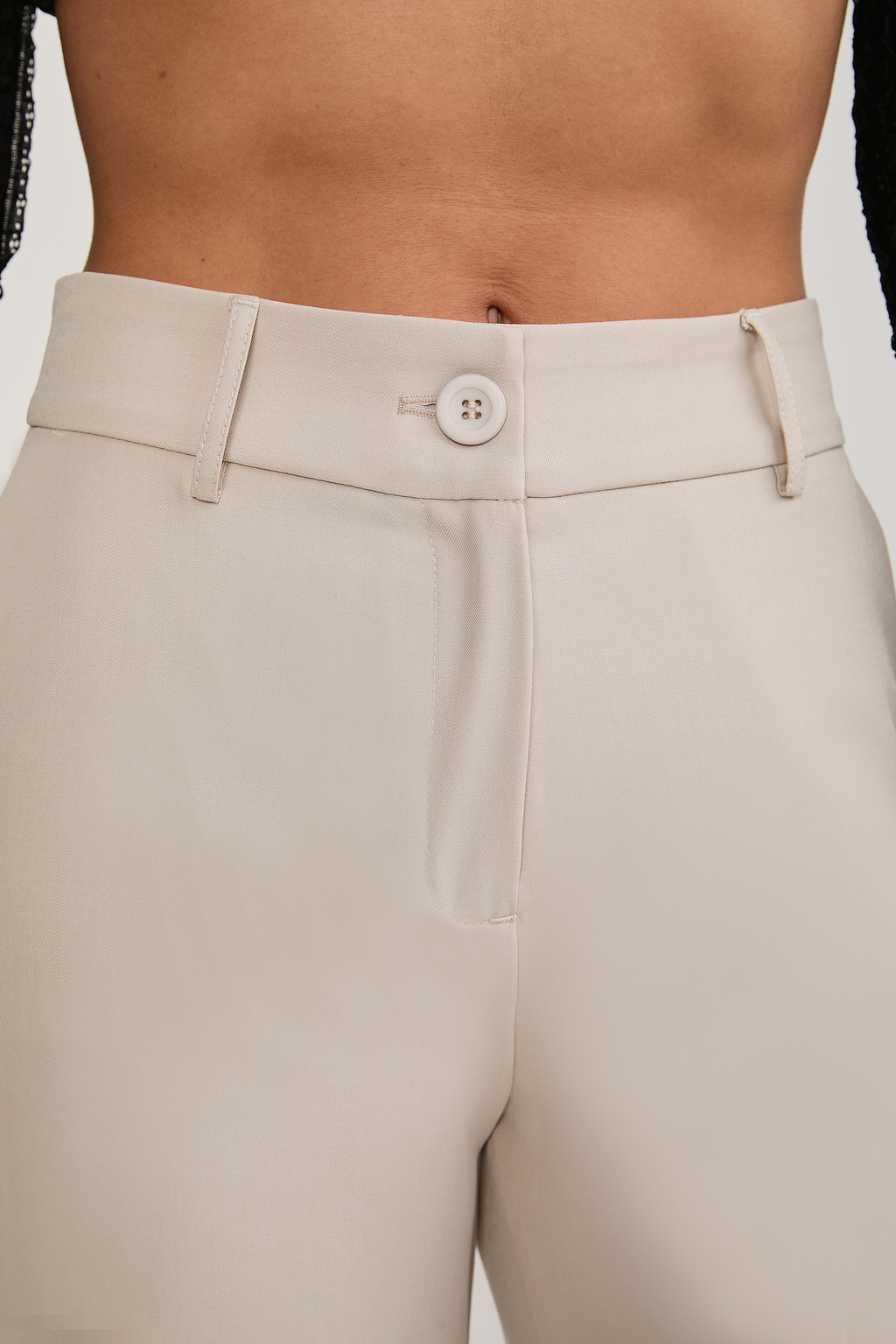 PANTALON SEMI PALAZZO CON BOLSILLOS LATERALES BEIGE - DHALIA