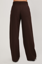 PANTALON SEMI PALAZZO CON BOLSILLOS LATERALES MARRON - DHALIA