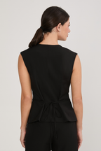 CHALECO CON ESCOTE V Y TIRAS POSTERIORES NEGRO - AMAIA