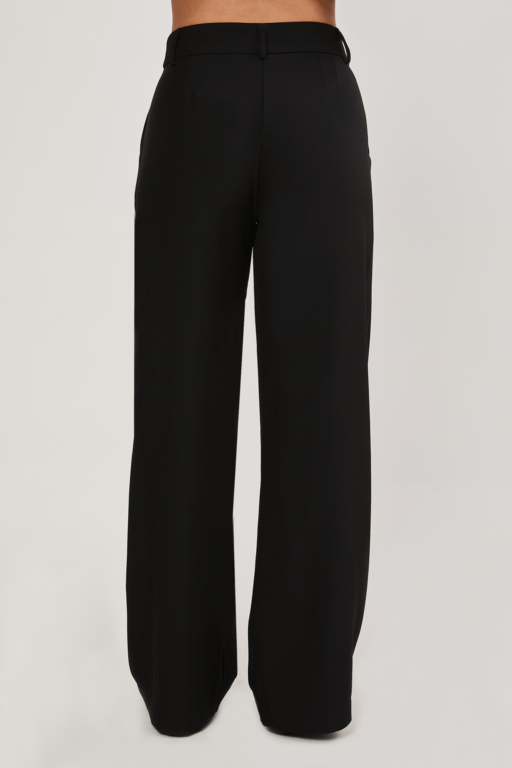 PANTALON SEMI PALAZZO CON BOLSILLOS LATERALES NEGRO - DHALIA