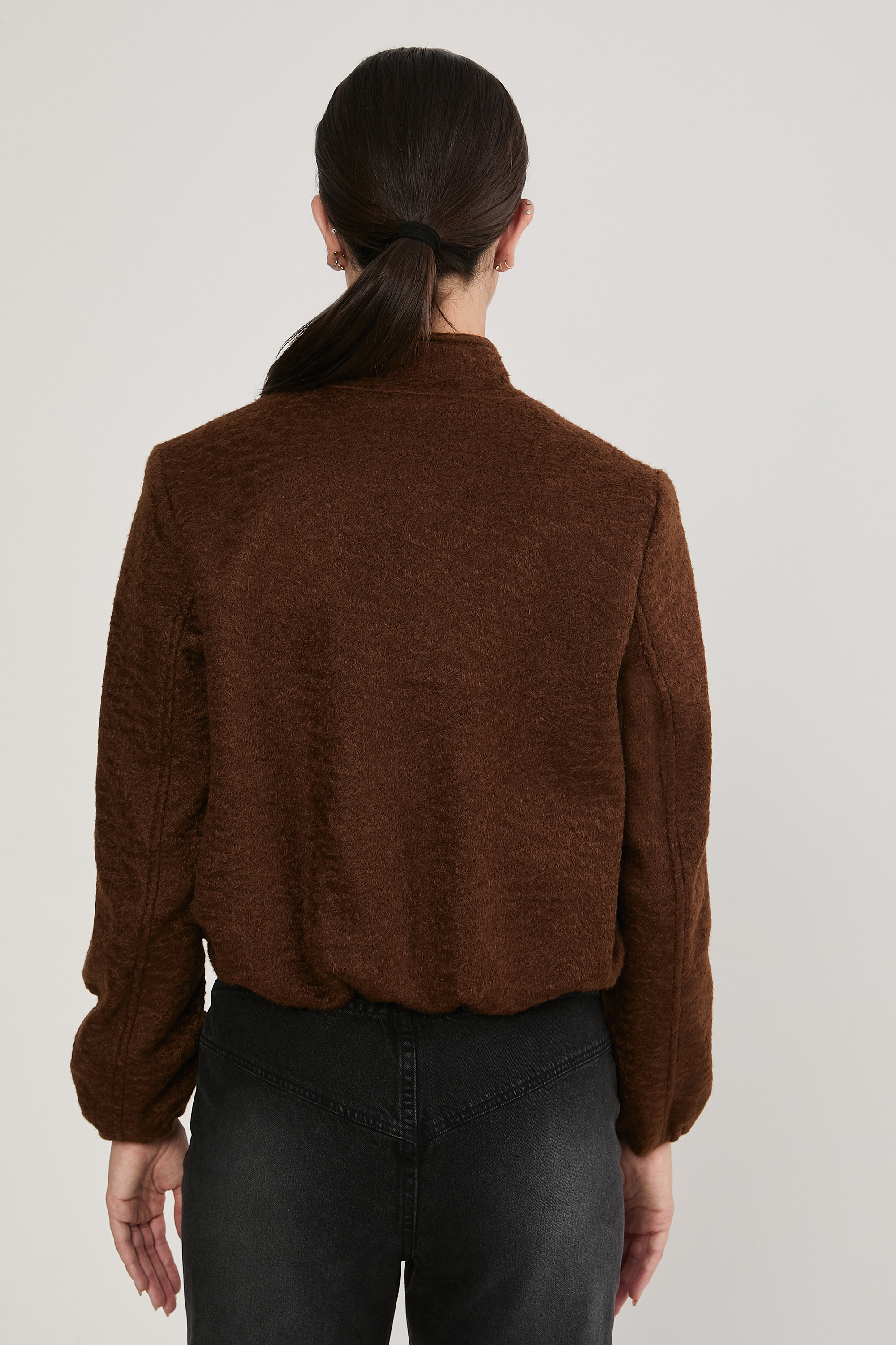 CASACA BOMBER CON CUELLO ALTO MARRÓN - MOON