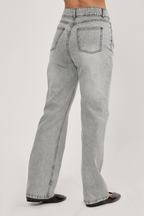 PANTALÓN JEAN RECTO CLÁSICO GRIS - CAYETANA