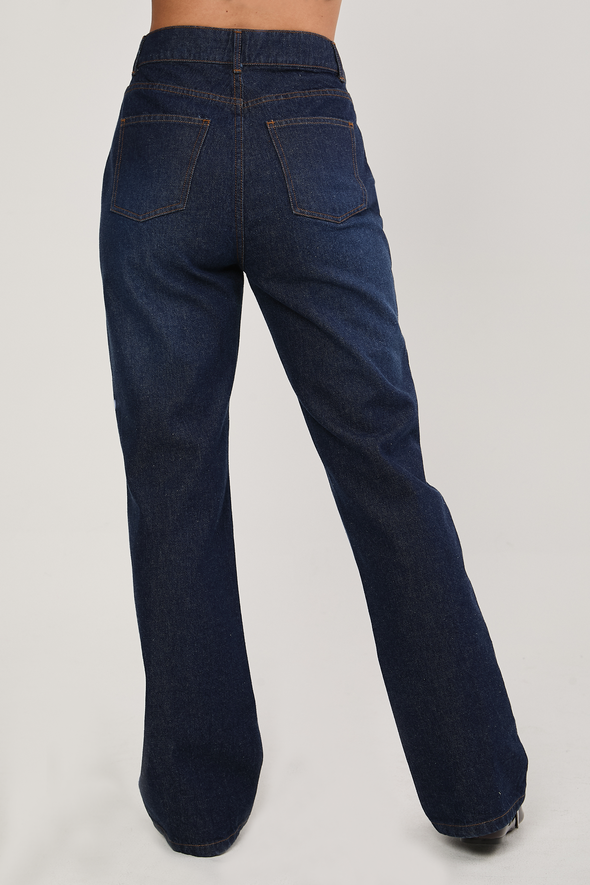 PANTALÓN JEAN RECTO CLÁSICO NATURAL - CAYETANA