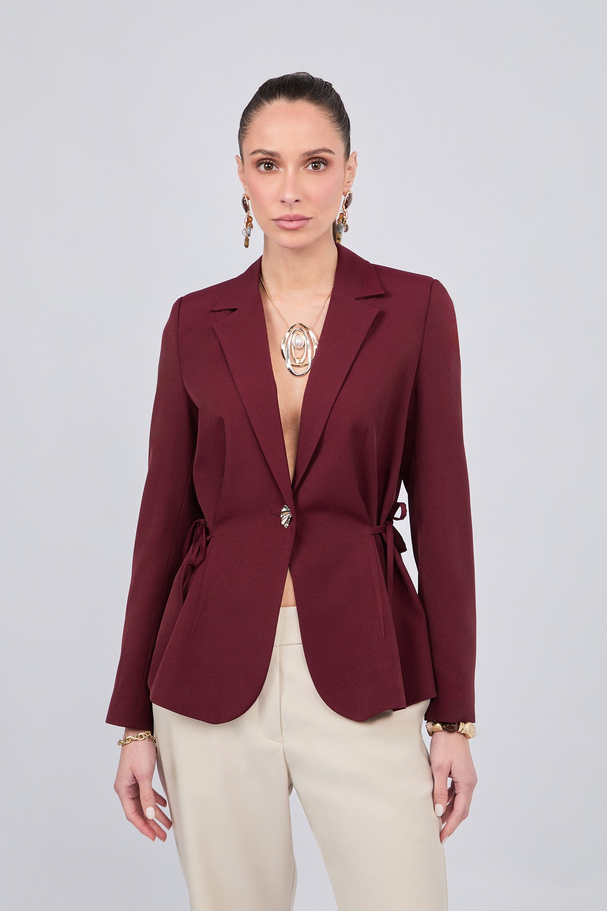 BLAZER CON SOLAPA Y LAZOS LATERALES BURGUNDY- SIENNA