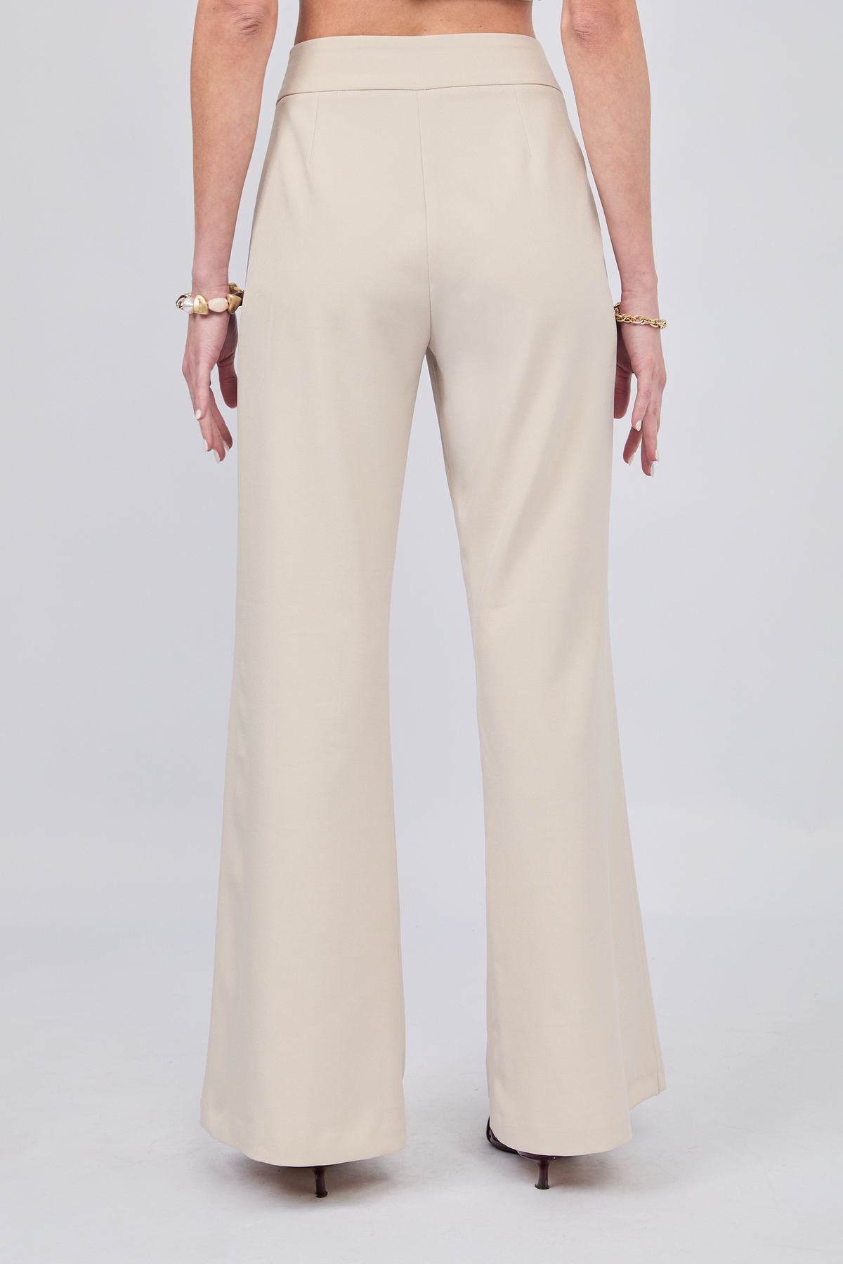 PANTALÓN FLARE SASTRE CON BOLSILLOS A LOS LATERALES BEIGE - ENROQUE