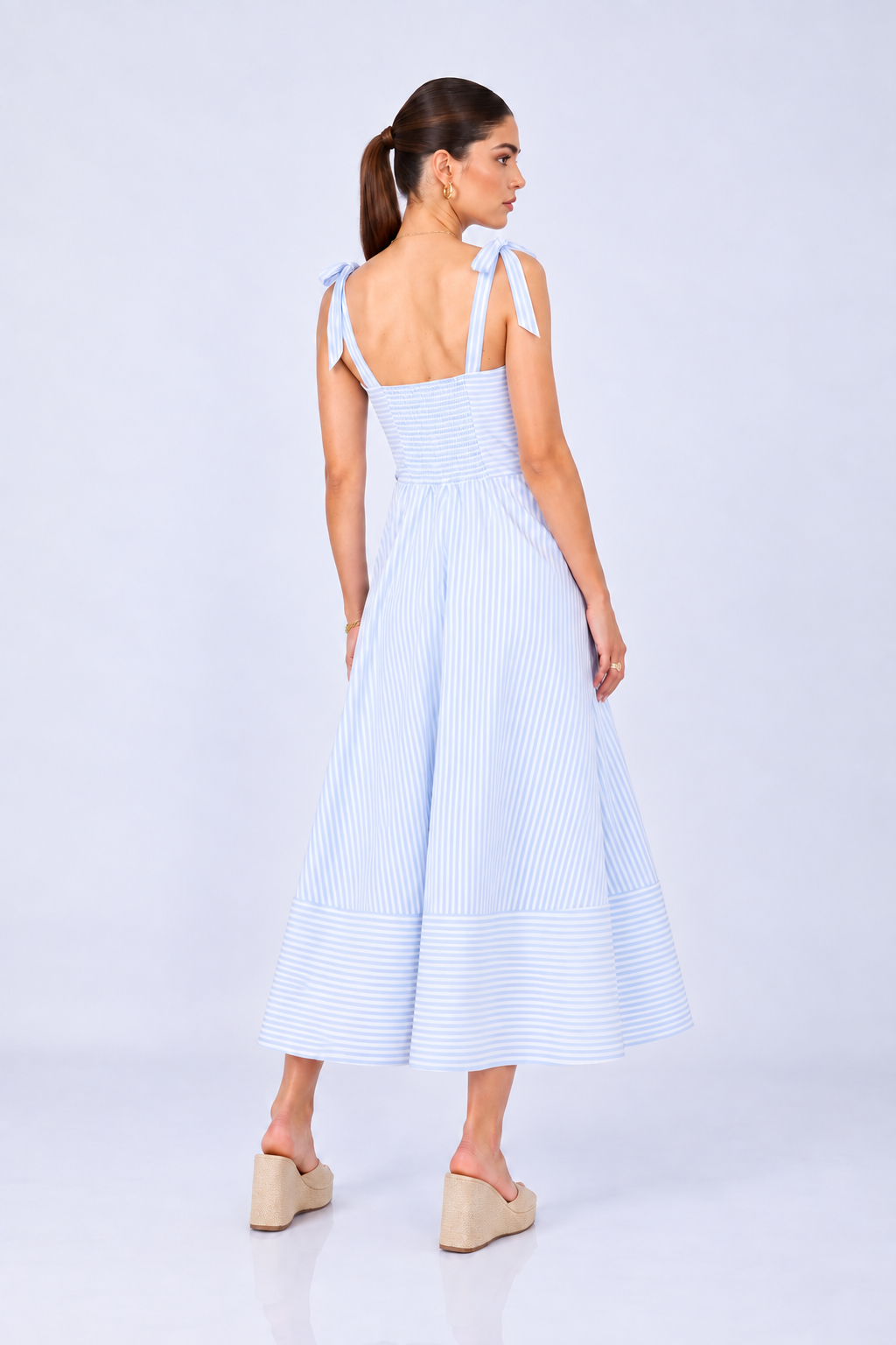 VESTIDO MIDI DE TIRAS DE POPELINA RAYAS CELESTE– CORI