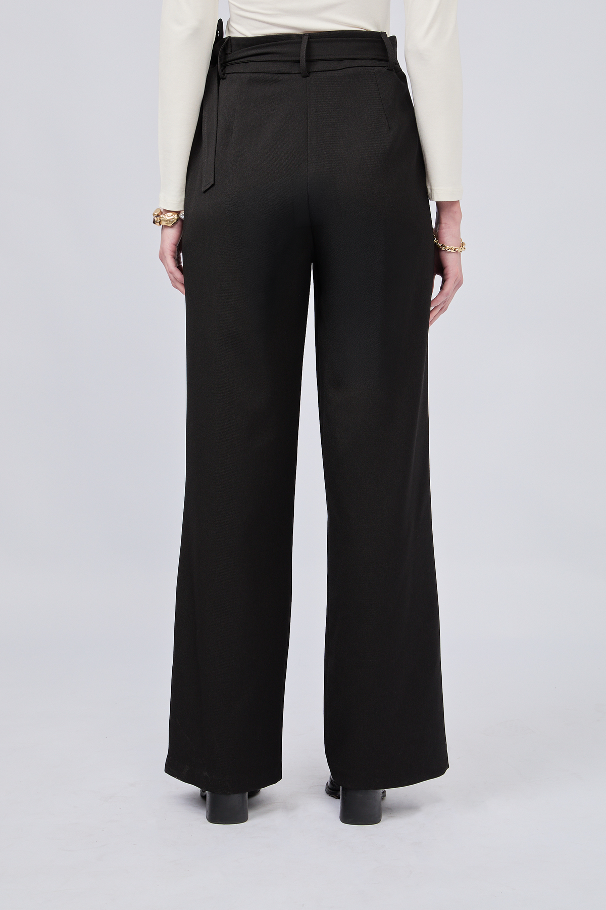 PANTALON SASTRERO DE PRETINA CRUZADA CON TIRANTES NEGRO - ALFIL