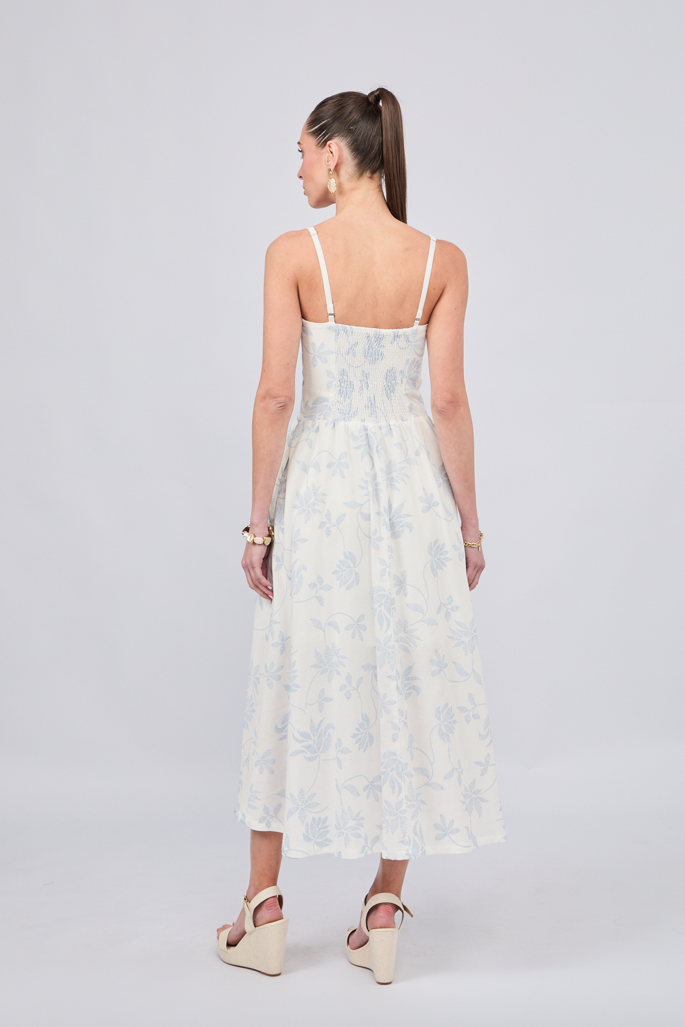 VESTIDO CON CORREA Y TIRAS REMOVIBLES CON BOLSILLOS LABRADO CELESTE - CAISSA