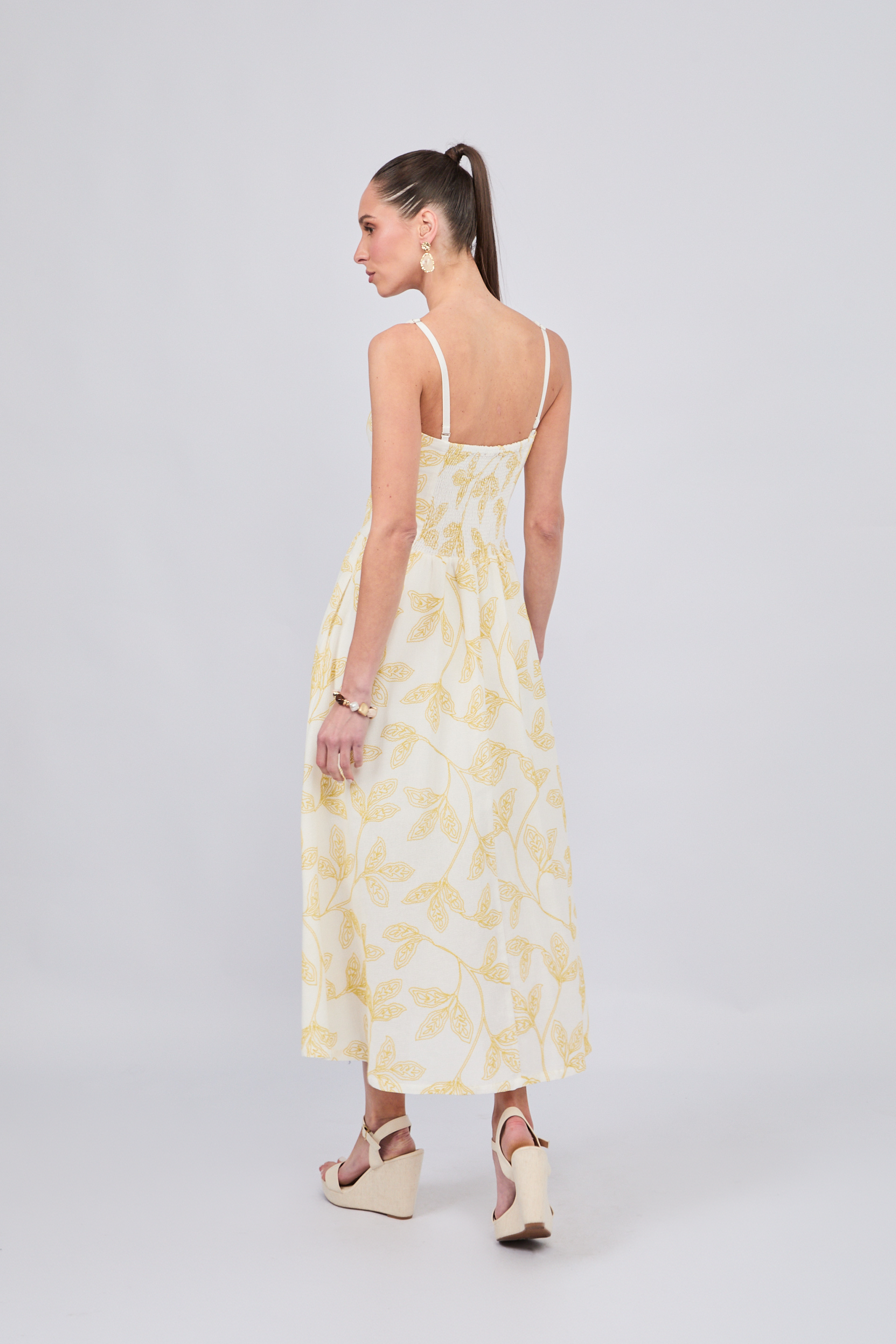 VESTIDO CON CORREA Y TIRAS REMOVIBLES CON BOLSILLOS LABRADO AMARILLO - CAISSA