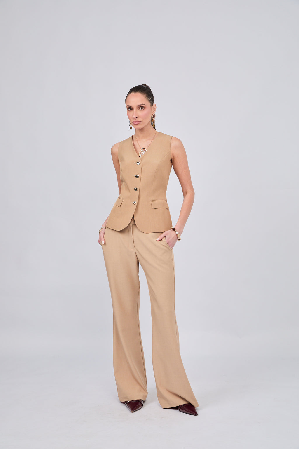 PANTALÓN FLARE SASTRE CON BOLSILLOS A LOS LATERALES CAMEL - ENROQUE