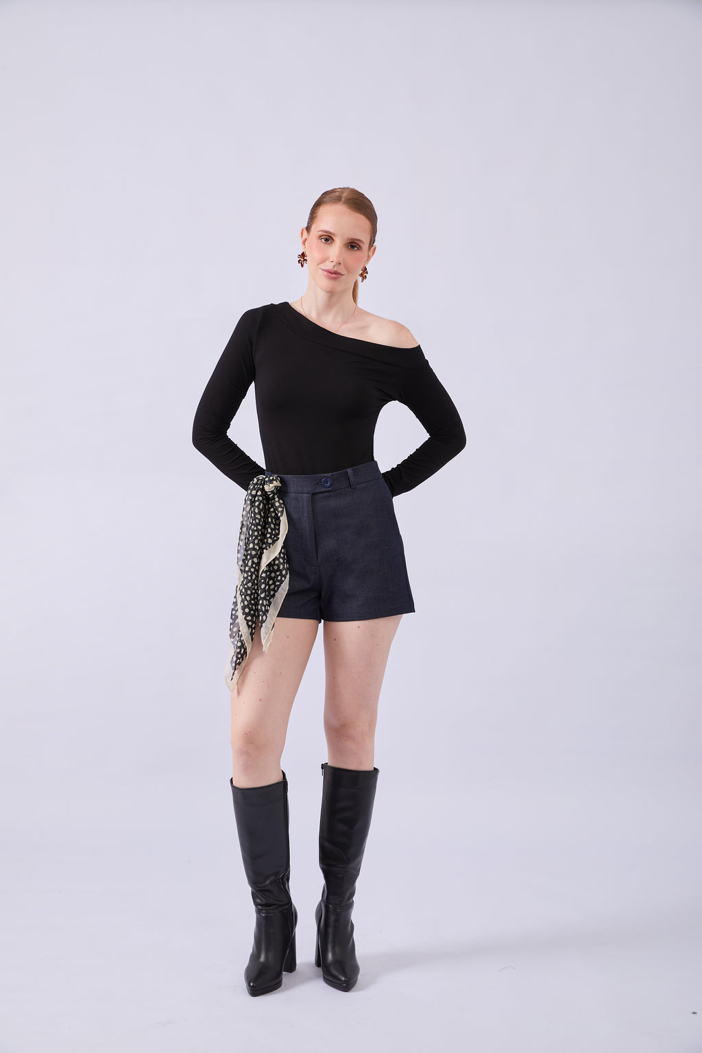 POLO ASIMETRICO NEGRO - VICTORIA