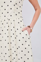 VESTIDO CON CORREA Y TIRAS REMOVIBLES CON BOLSILLOS EN PERLA PUNTOS NEGRO  - CAISSA