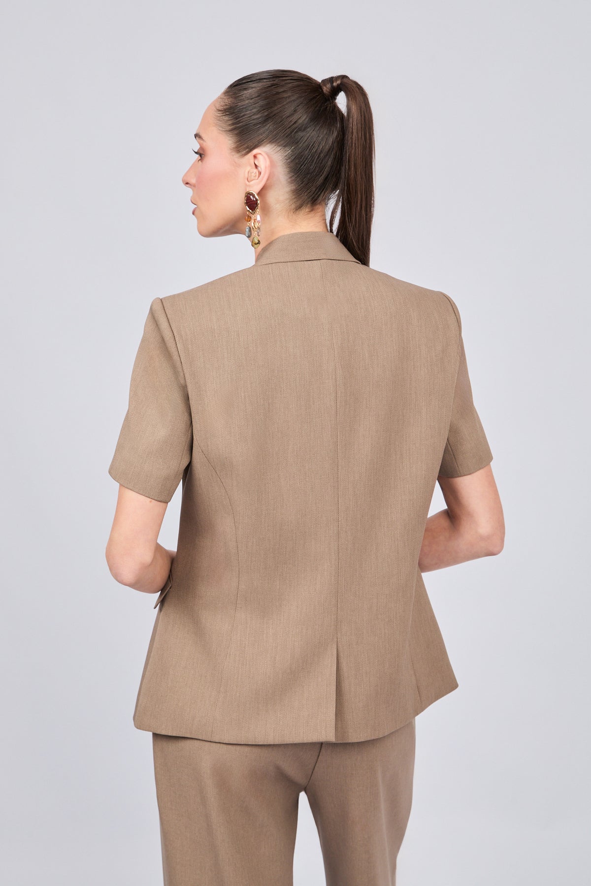 BLAZER MANGA CORTA CON CUELLO CLASICO TOPO - ALFIL