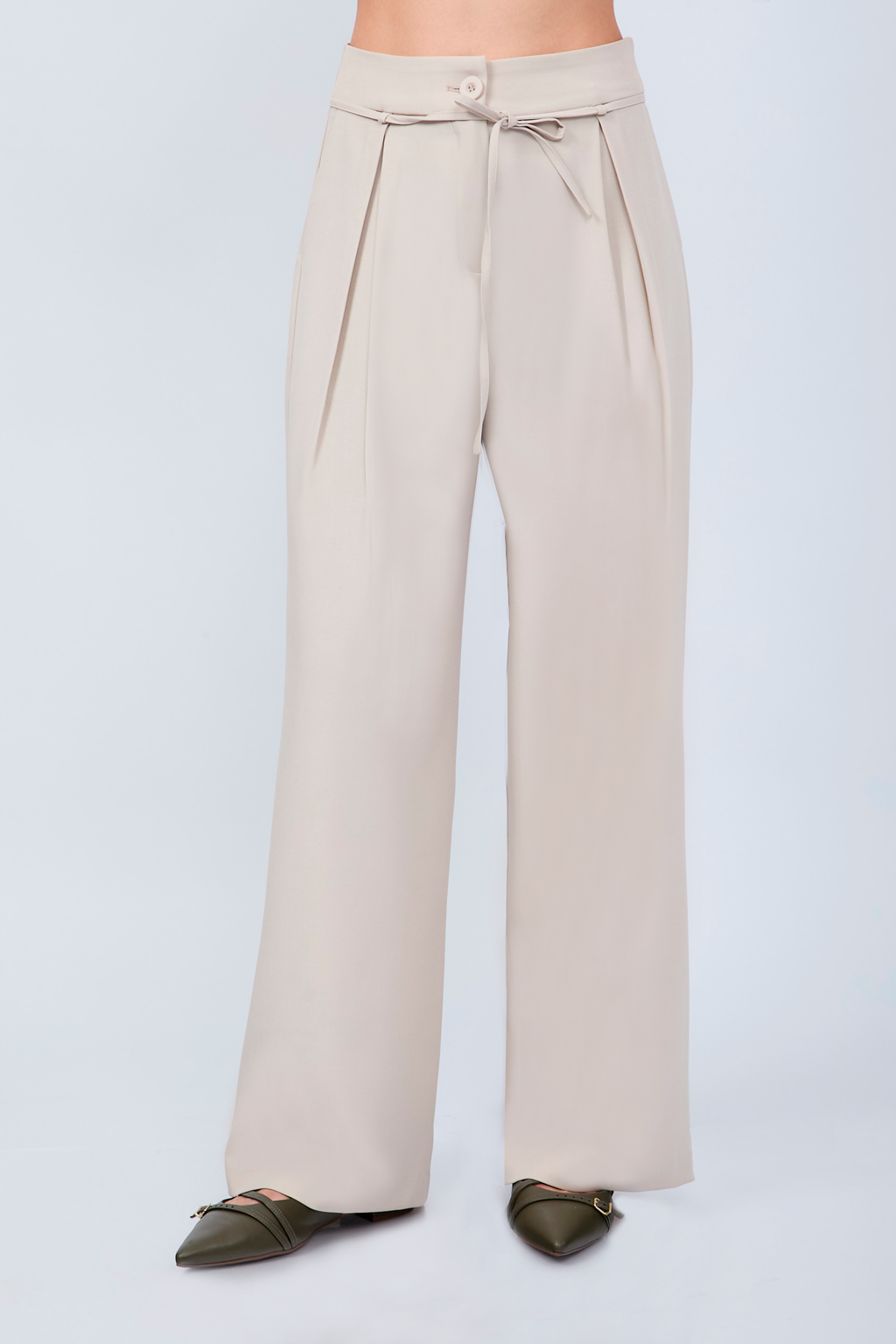 PANTALÓN SASTRERO CON LAZO Y PLIEGUES DELANTEROS BEIGE- MELISSA