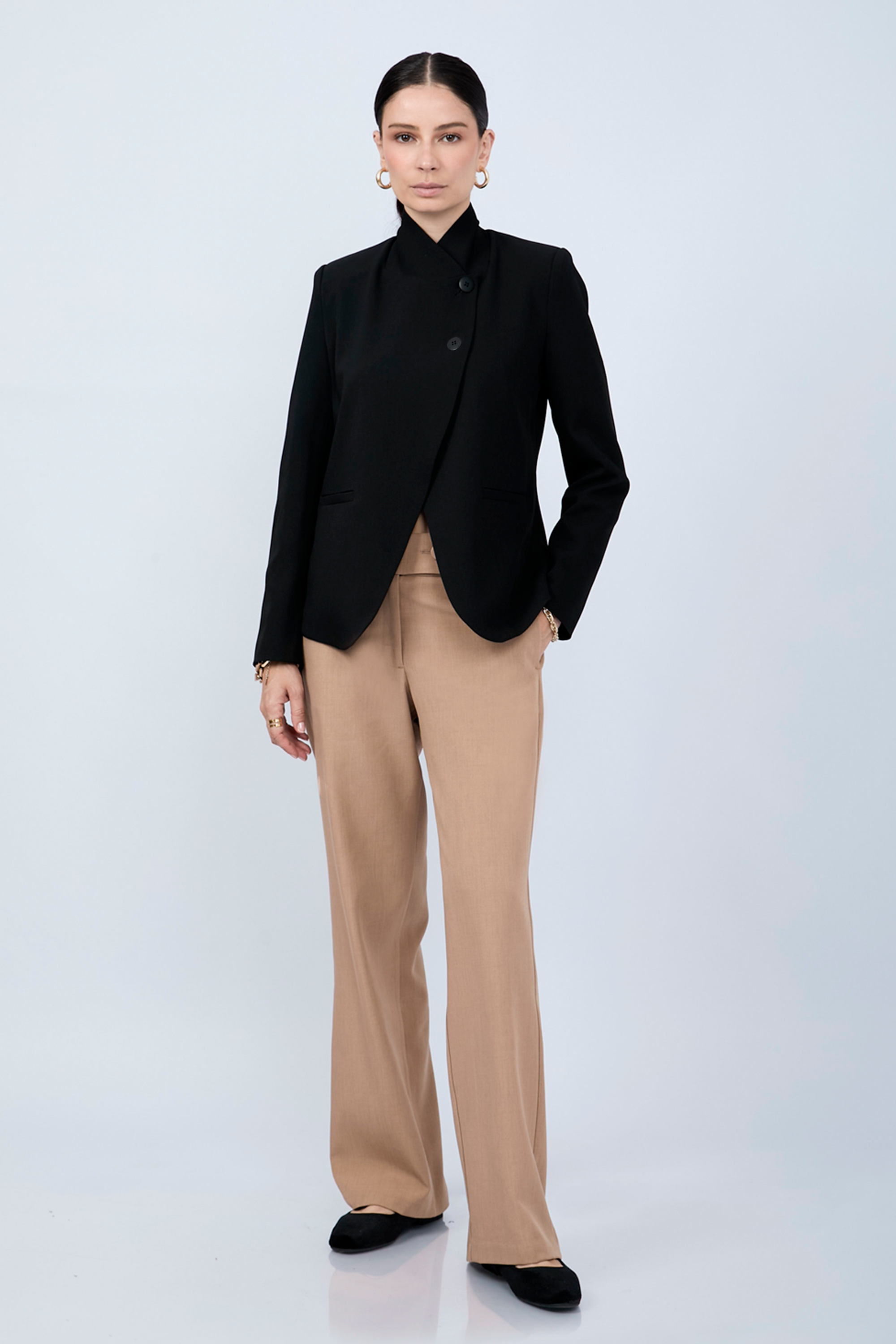 BLAZER ESTRUCTURADO CUELLO ALTO CRUZADO NEGRO - CELINE