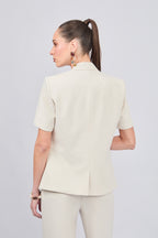 BLAZER MANGA CORTA CON CUELLO CLASICO HUESO - ALFIL