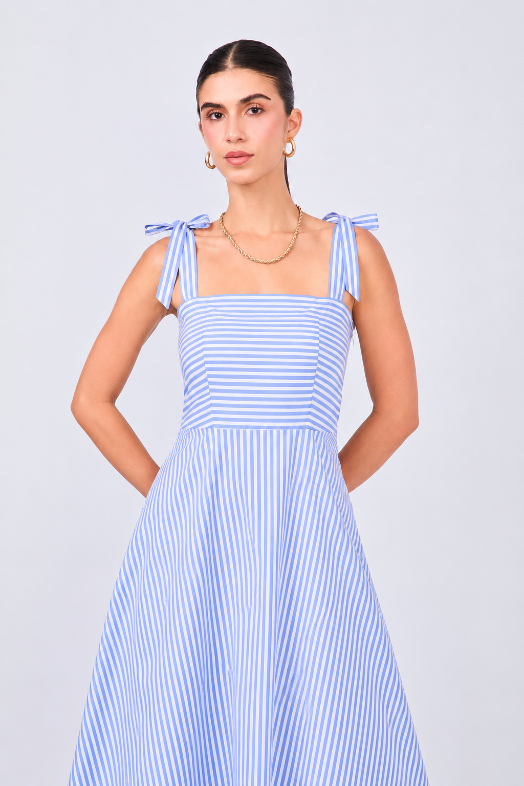 VESTIDO MIDI DE TIRAS DE POPELINA RAYAS AZUL – CORI