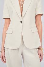 BLAZER MANGA CORTA CON CUELLO CLASICO HUESO - ALFIL