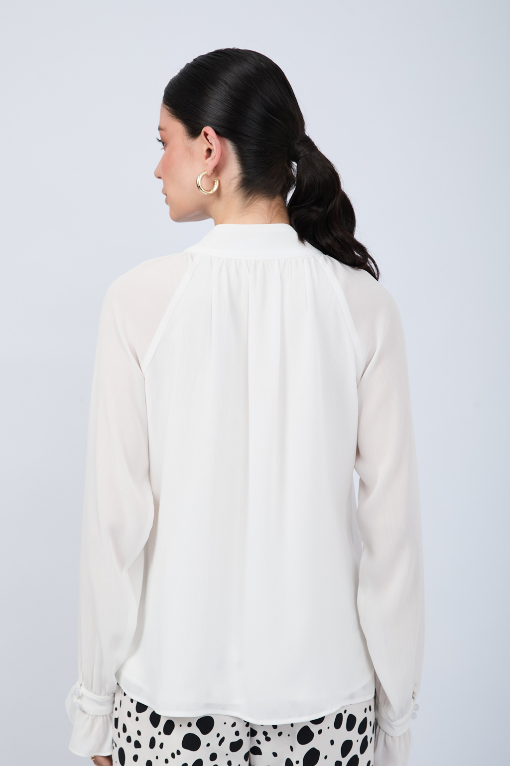BLUSA DE GASA MANGA LARGA CON LAZO PERLA- ARIEL