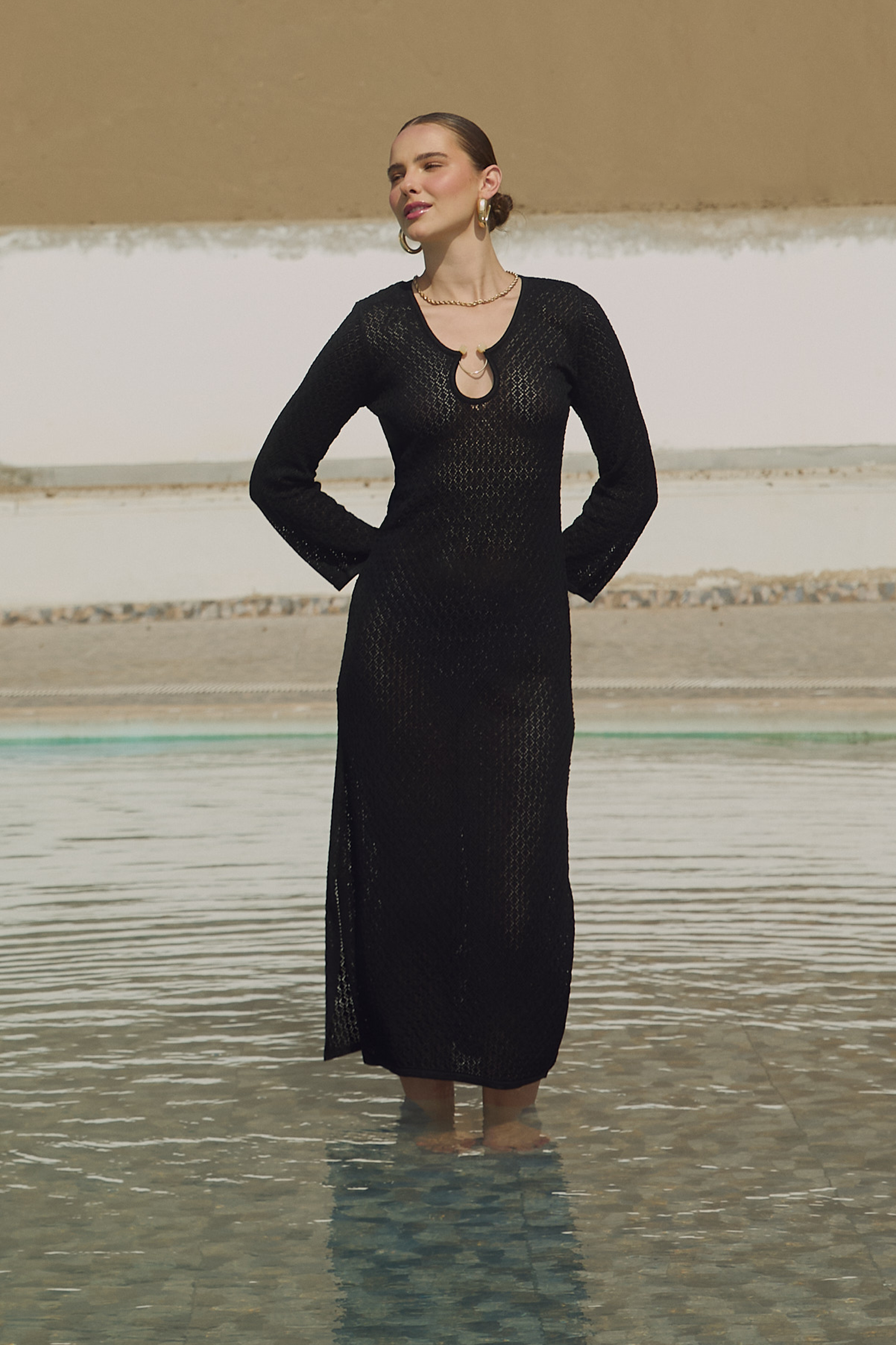 VESTIDO TEJIDO CON ESCOTE - BALI