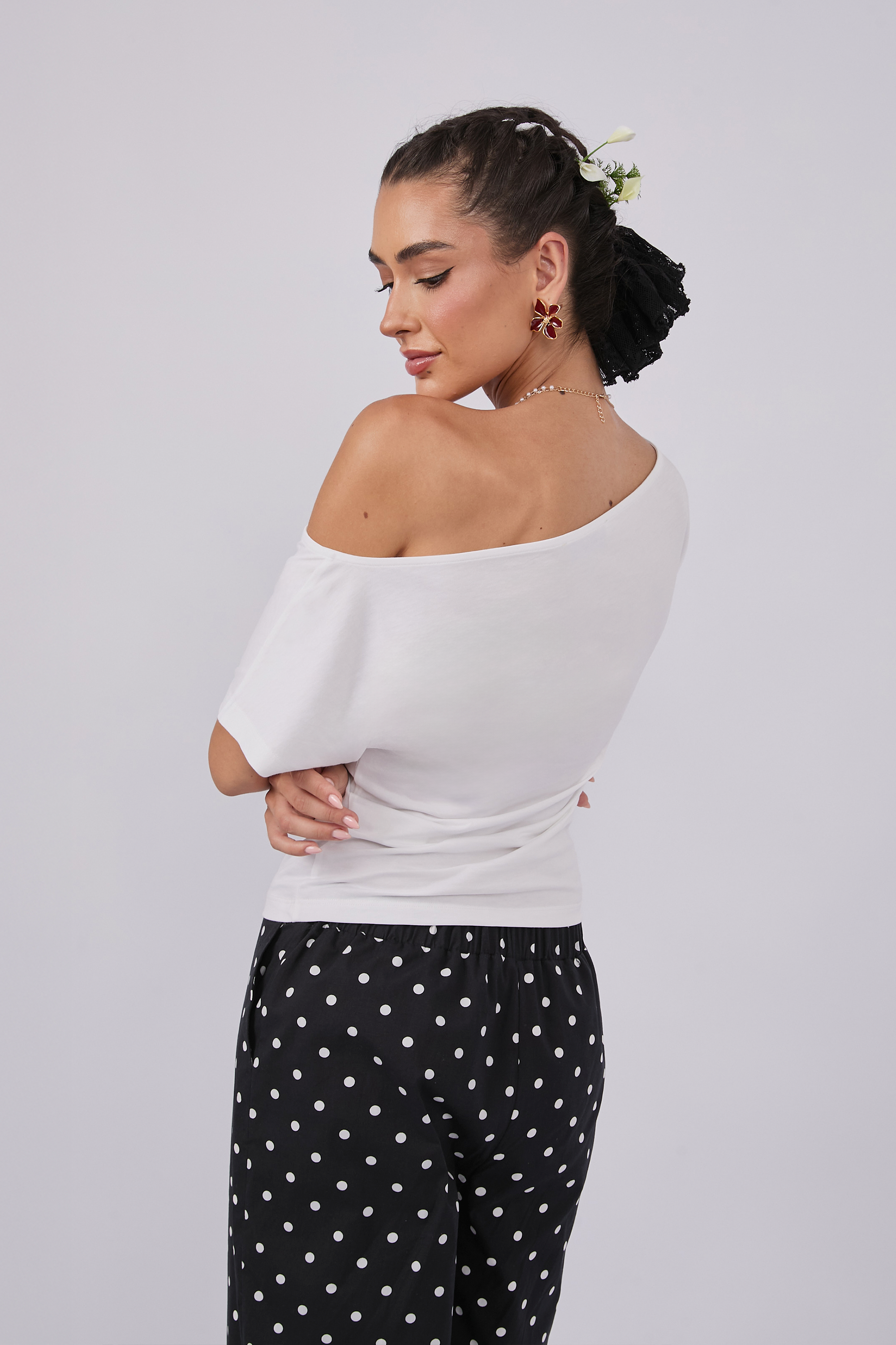 TOP ASIMÉTRICO DE ALGODÓN PIMA PERLA  - MAGDA